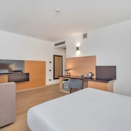 Hotel Milano Cologno 4*