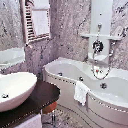 Milano Cologno 4*